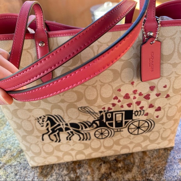 SOLD Coach Reversible Horse Carriage Hearts City Tote 91011 - Picture 7 of 16